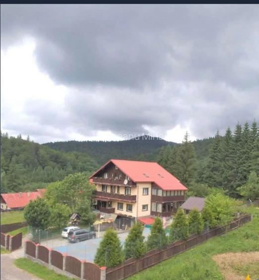 Pensiune complet utilată în Predeal, teren de tenis, garaj 4 mașini