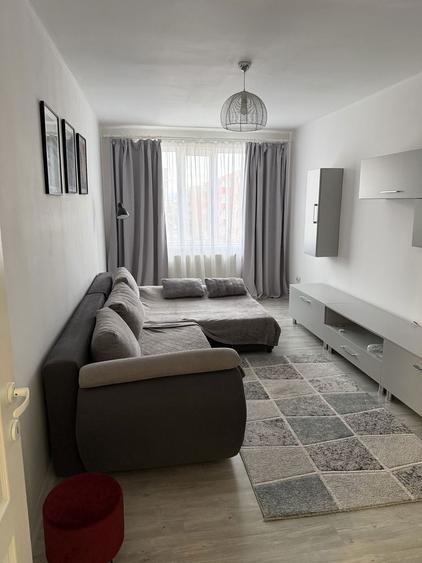 Inchiriez apartament 2 camere (loc de parcare inclus) - 1