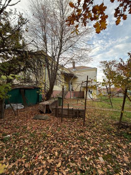 Casa caramida pe 1165mp teren - 1