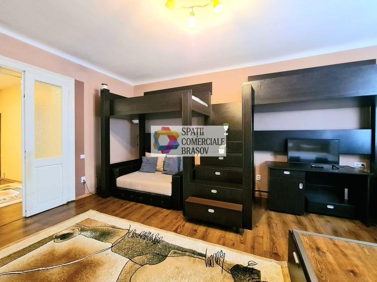 Casă individuală cu 5 camere cu Canalizare în Central