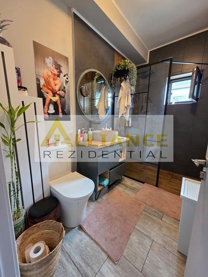Duplex cu 3 camere cu Canalizare în Sud