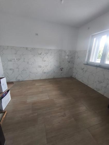 Casă individuală cu 5 camere cu Canalizare în Exterior Nord