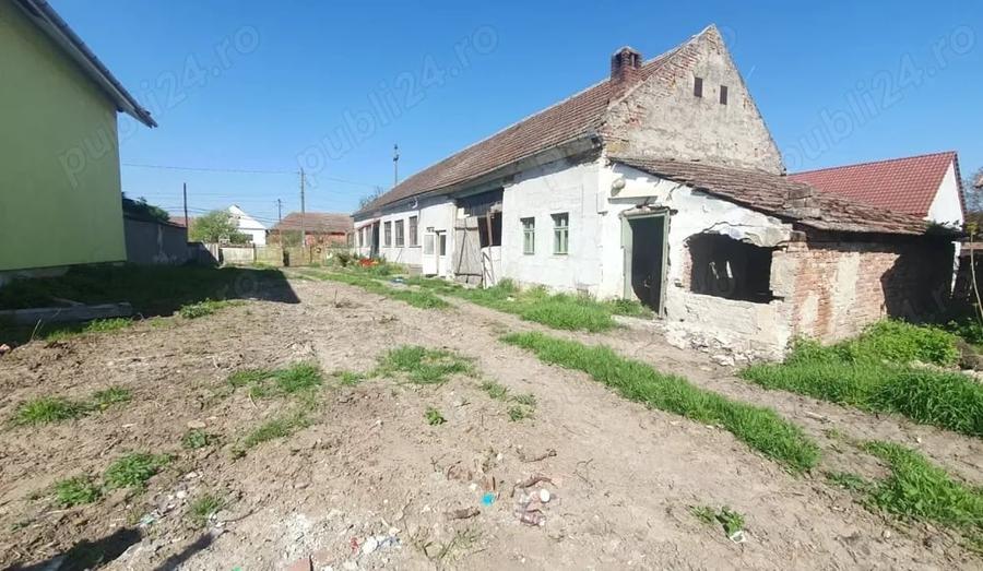 Casă cu 5 camere cu Teren 2259 Mp în Zădăreni