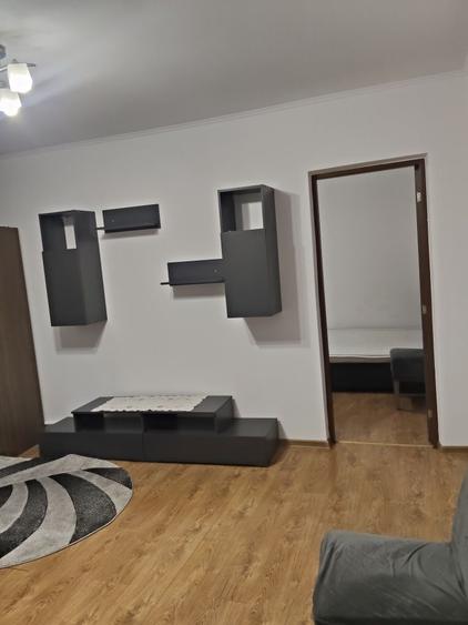 Apartament cu 2 camere semidecomandat în George Enescu