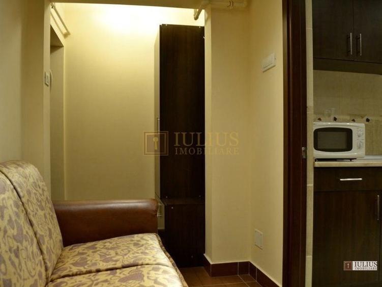 Apartament cu 3 camere semidecomandat, mobilat în Circumvalațiunii