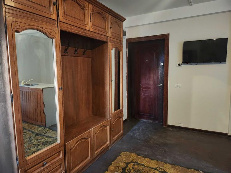 Garsonieră decomandată în Central