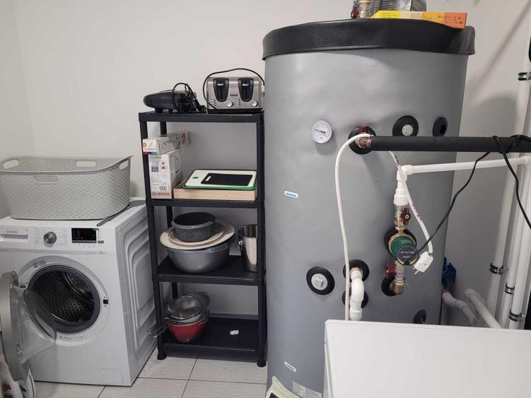 Casă cu 4 camere în Central