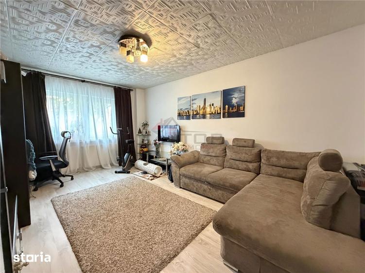 Apartament cu 3 camere decomandat în Cug