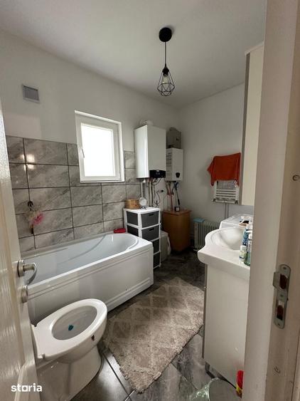 Casă cu 6 camere cu Teren 717 Mp în Holboca
