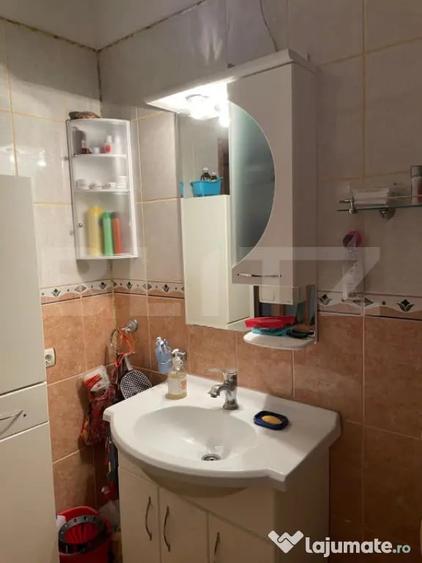 Casă cu 7 camere cu Teren 316 Mp în Central