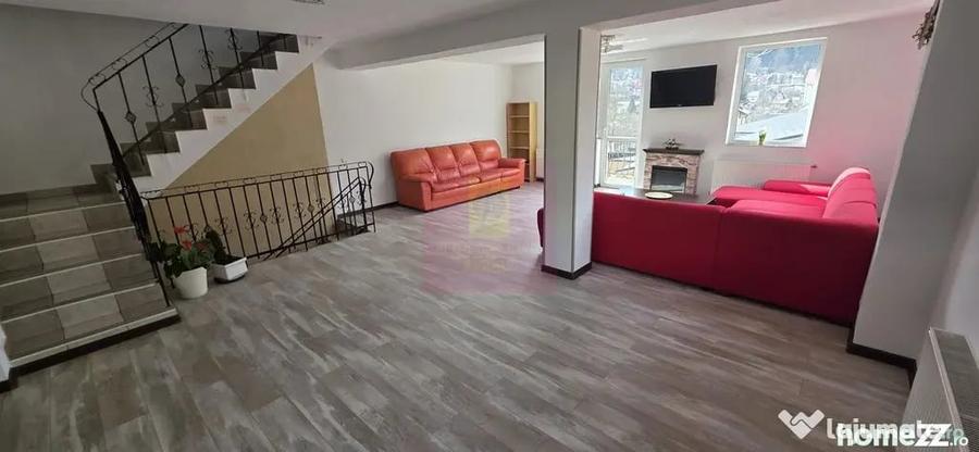 Casă cu 8 camere cu Teren 400 Mp în Zamora