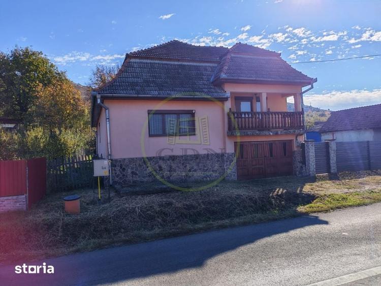 Casă cu 5 camere cu Teren 1300 Mp în Ideciu de Jos