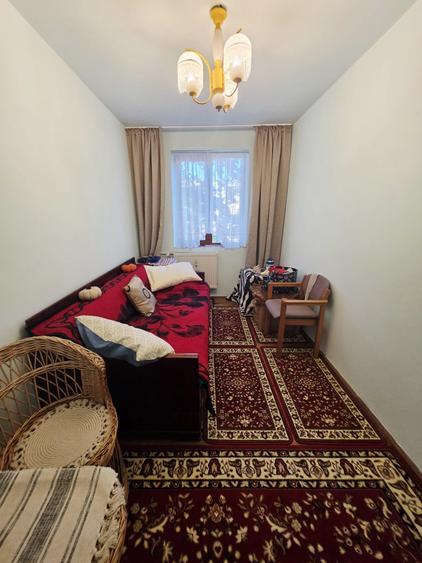 Apartament cu 3 camere semidecomandat în Democrației