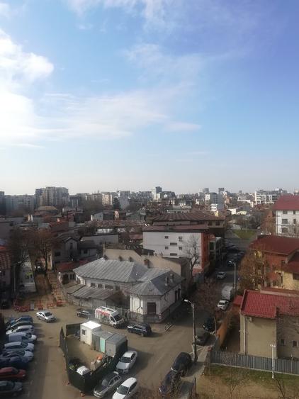 Apartament cu 2 camere semidecomandat în P-ța Muncii