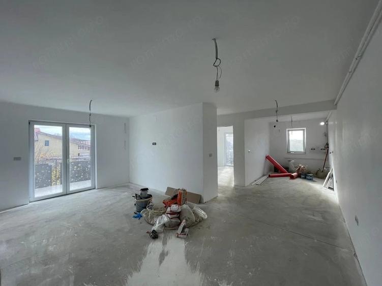 Apartament cu 2 camere decomandat în Giarmata