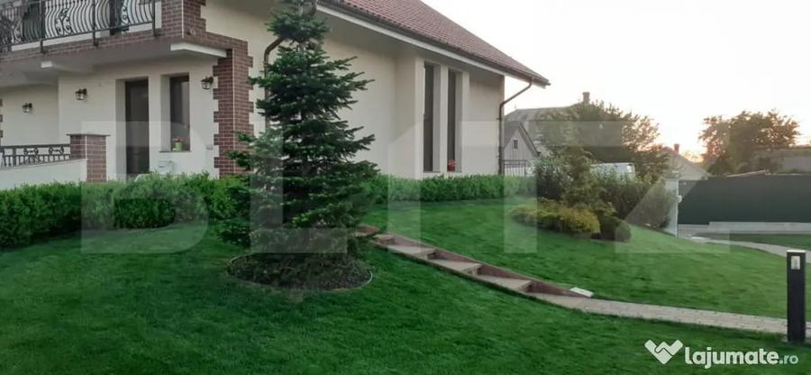Casă cu 5 camere cu Teren 2743 Mp în Sud