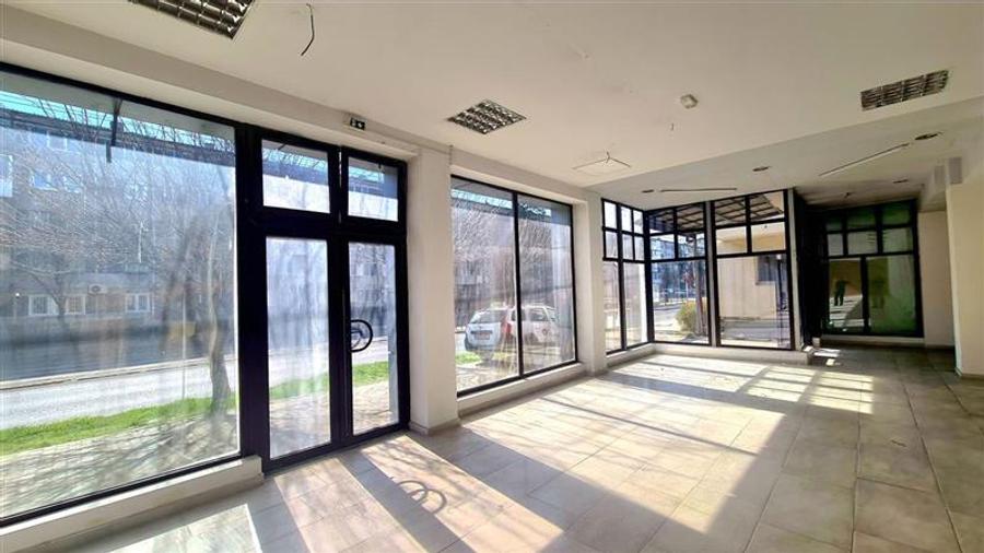 Spațiu comercial, de 500 mp, în Șagului