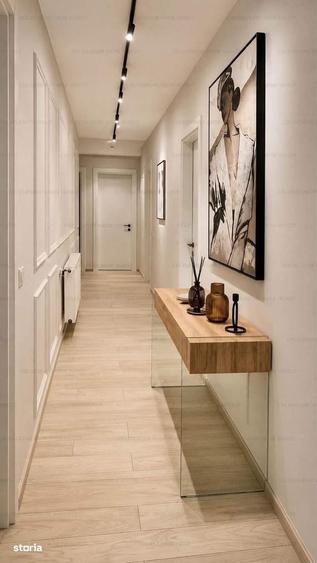 Apartament cu 3 camere decomandat în Tractorul