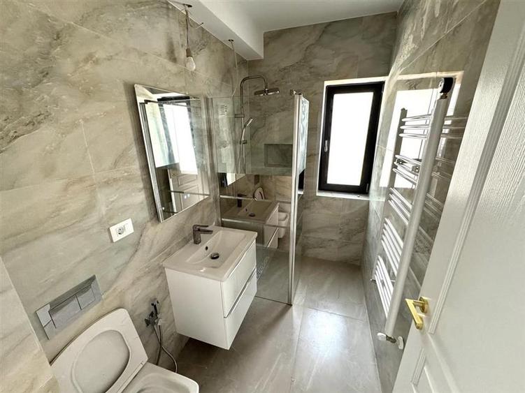 Casă cu 4 camere cu Teren 400 Mp în Rediu