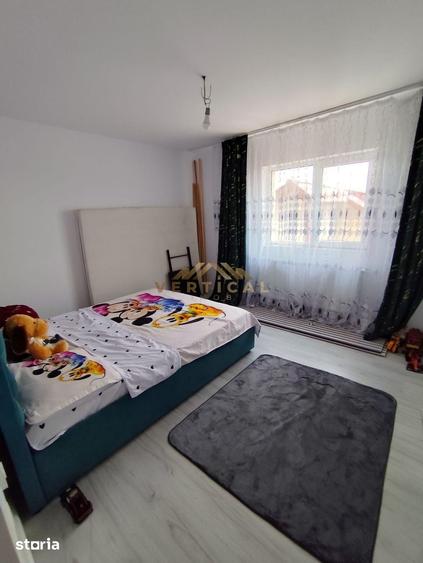 Casă cu 5 camere cu Teren 280 Mp în Vidra