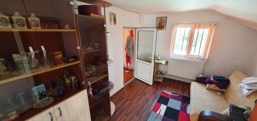 Casă cu 5 camere cu Teren 1080 Mp în Blejoi