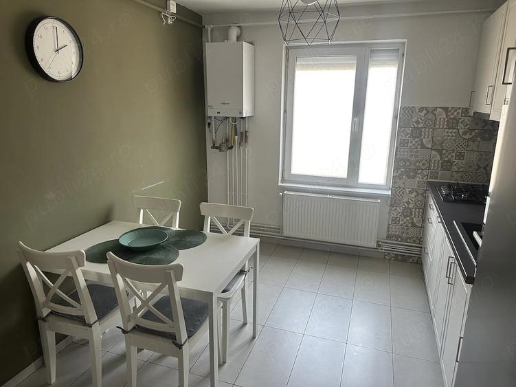 Apartament cu 2 camere decomandat în Cornișa