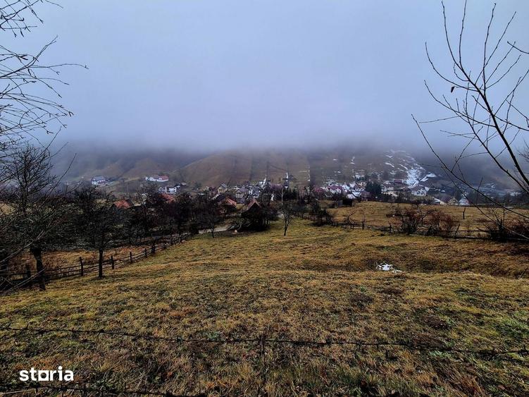 Teren de 4318 mp, în Bran