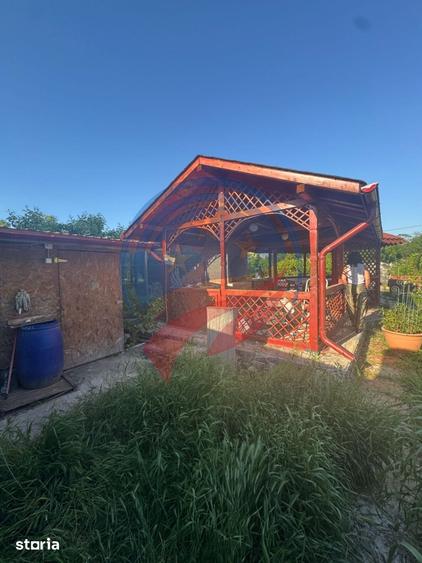 Casă cu 3 camere cu Teren 1603 Mp în Butoiești
