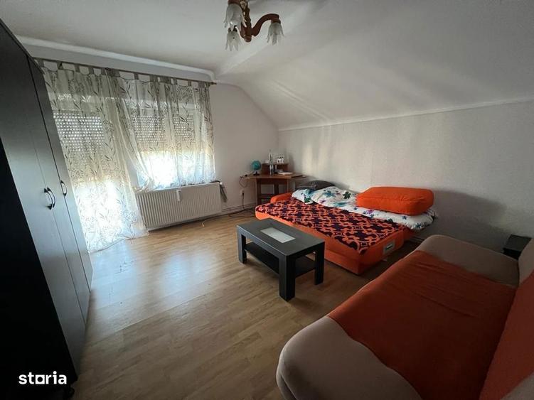 Casă cu 5 camere cu Teren 150 Mp în Central