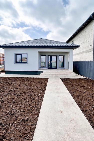 Casă cu 3 camere cu Teren 450 Mp în Cumpăna