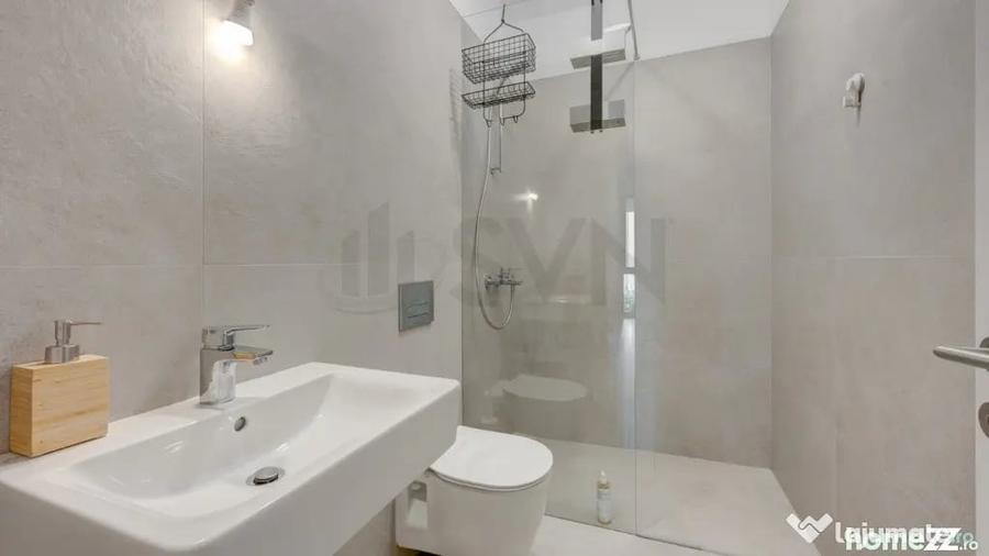 Apartament cu 3 camere semidecomandat în Herăstrău