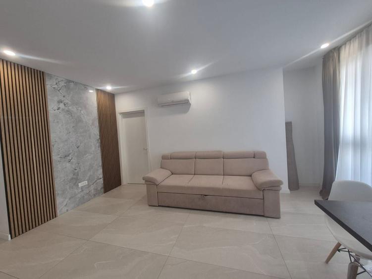 Apartament cu 3 camere semidecomandat, mobilat în Pipera