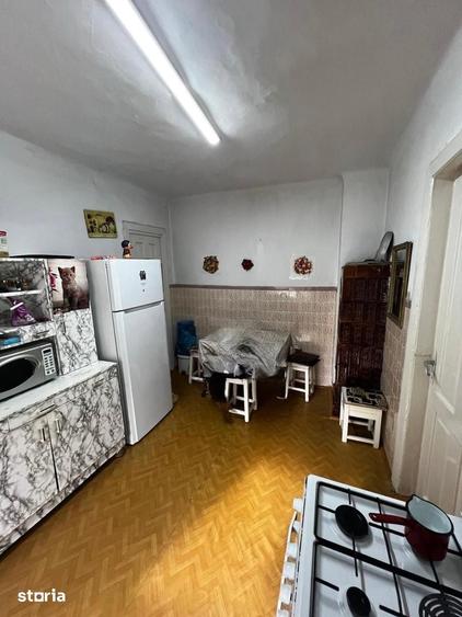 Casă cu 6 camere cu Teren 320 Mp în Parcul Carol