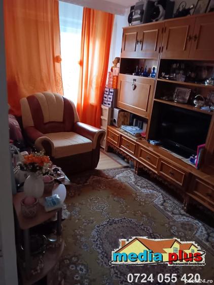 de vanzare apartament cu 3 camere Micro 38 - 1