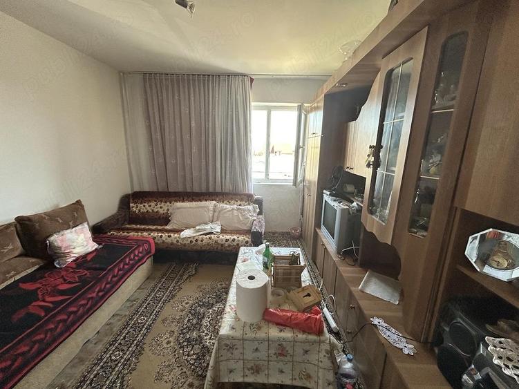 Vand apart.1 cam.in Sanicolau Mic,gara Aradul Nou,str.Frunzei,et.3 4,renovat - 1