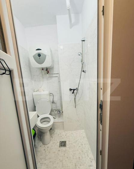 Camera moderna cu baie proprie, 12 mp, zona - Astra - 10