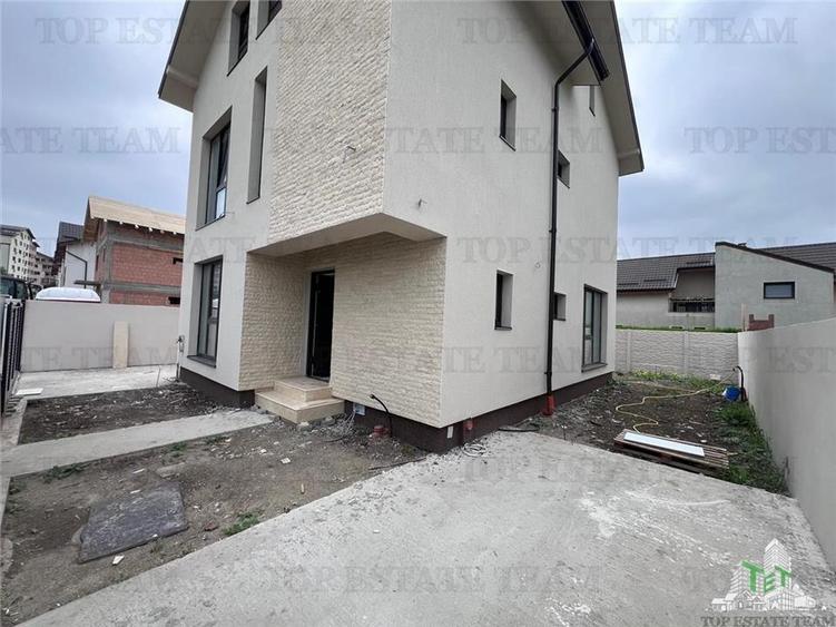 Vila pe stil modern, individuala cu 4 camere , 3 bai , Living , terasa,incalzilr - 4