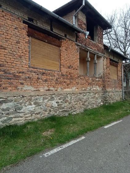 Vand casa 4 camere cu gradina 2.885 mp. Cristioru de Jos, Bihor, E 79, centrul comunei - 6