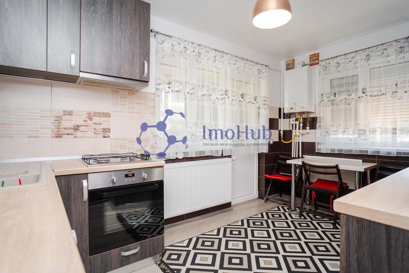 Apartament cu 3 camere decomandat, mobilat în Vișani