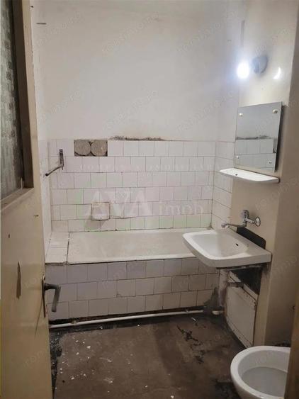 Apartament 3 camere ,zona Tic Tac - 1