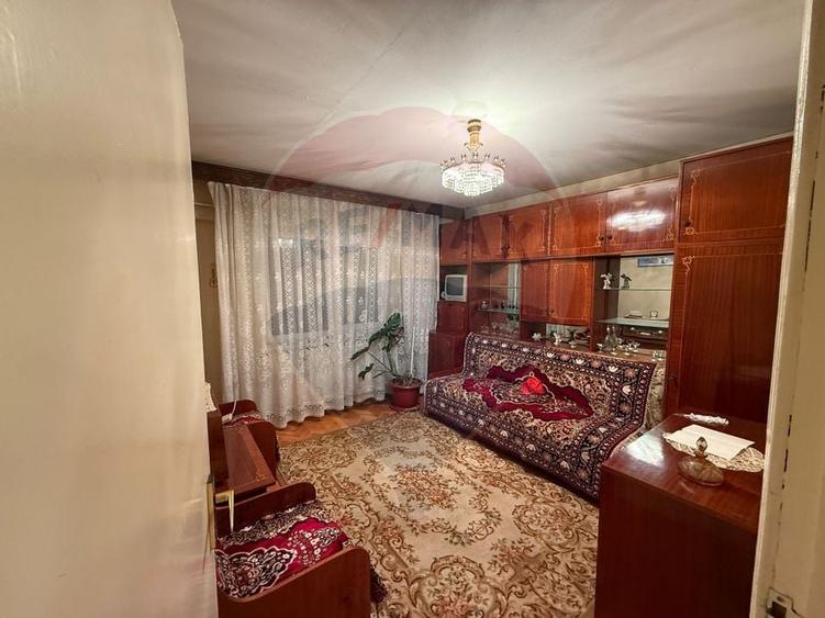 Apartament cu 3 camere de vânzare în zona Central - 1