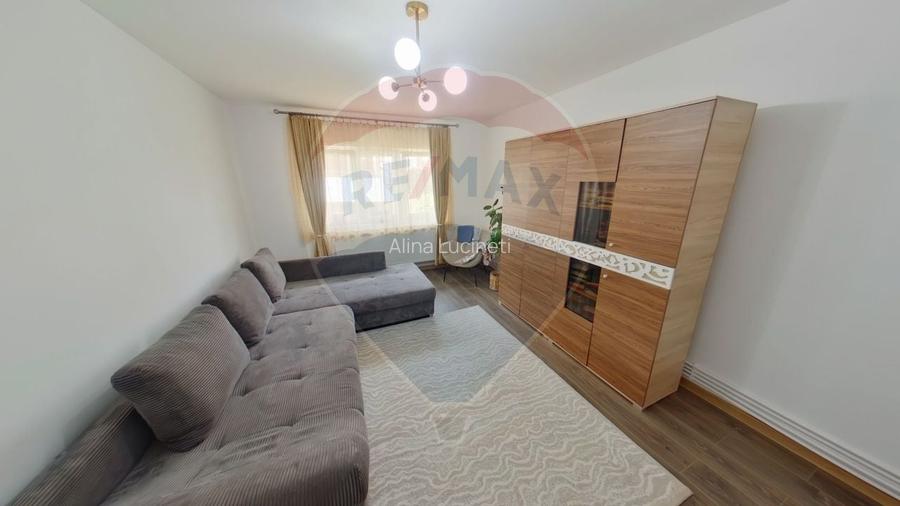 Apartament cu 3 camere de vanzare in zona Est