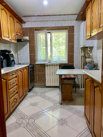 PROPRIETAR - vând apartament cu 4 camere  - 9