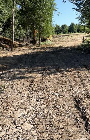 Teren de 5200 mp, în Marginea
