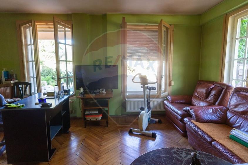 Casă / Vilă, 10 cam., potrivit azil batrani sau clinica - 12