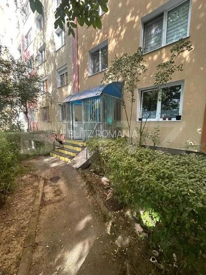 Apartament 3 camere, 68 mp, zona Vlahuta Apartament 3 camere, 68 mp, zona Vlahuta