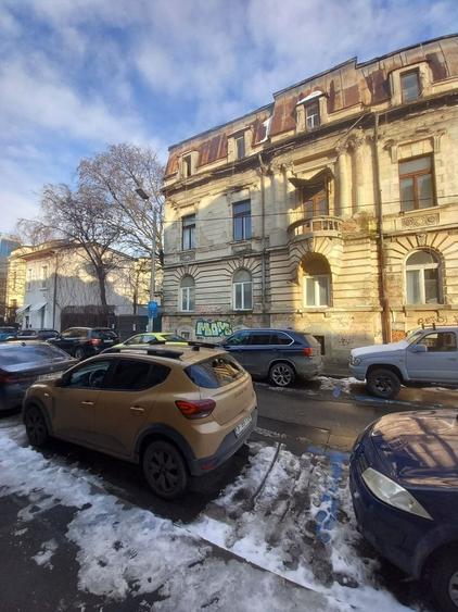 Vila interbelica-14 camere-Victoriei-in curs de obtinere autorizatie consolidare - 1