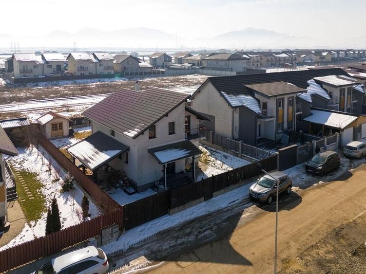 Casă Individuală Modernă de V&acirc;nzare | S&acirc;npetru, Brașov - 44