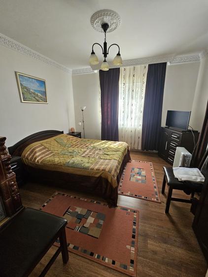 Casa 5 camere de vanzare langa biserica si parc - 3
