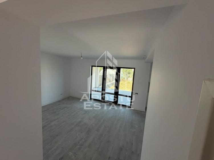 Duplex cu 5 camere cu Canalizare în Becicherecu Mic